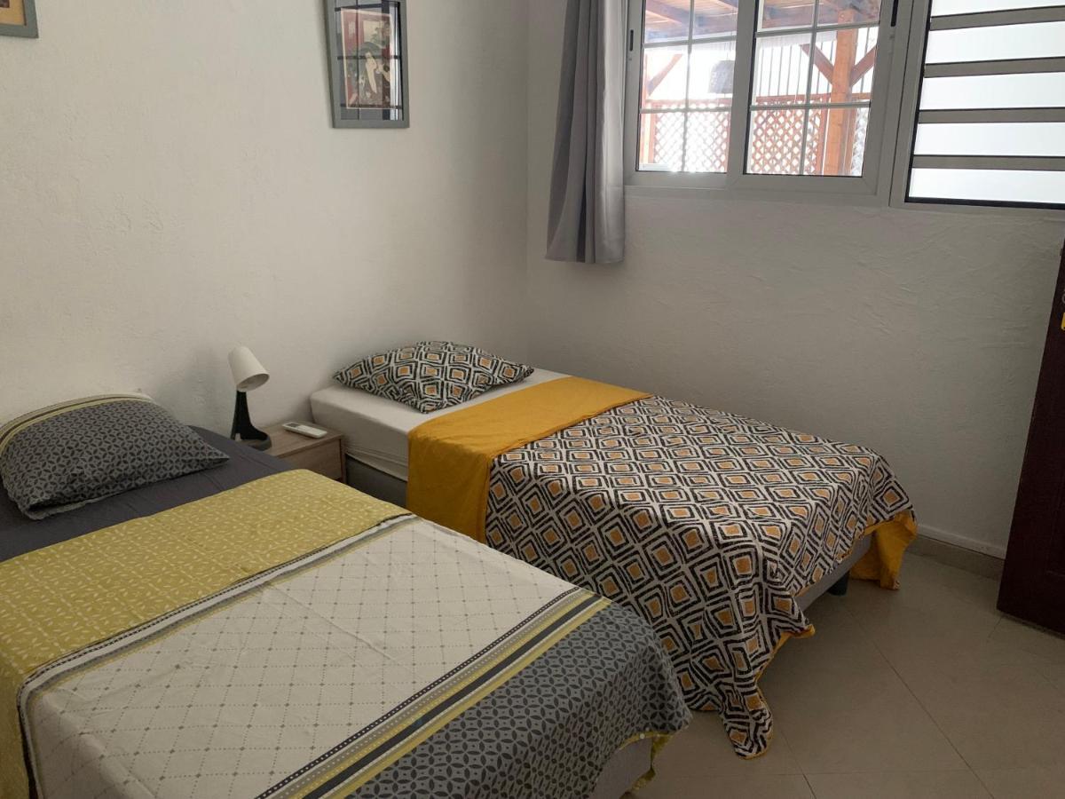 Pelikan Chambres D'Hotes Pointe-à-Pitre Exteriör bild